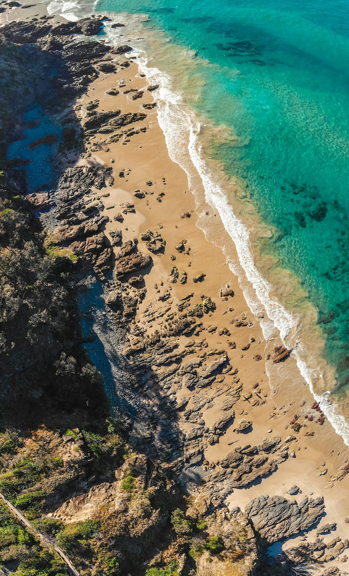Le terrain d'angle, vu depuis la voie principale